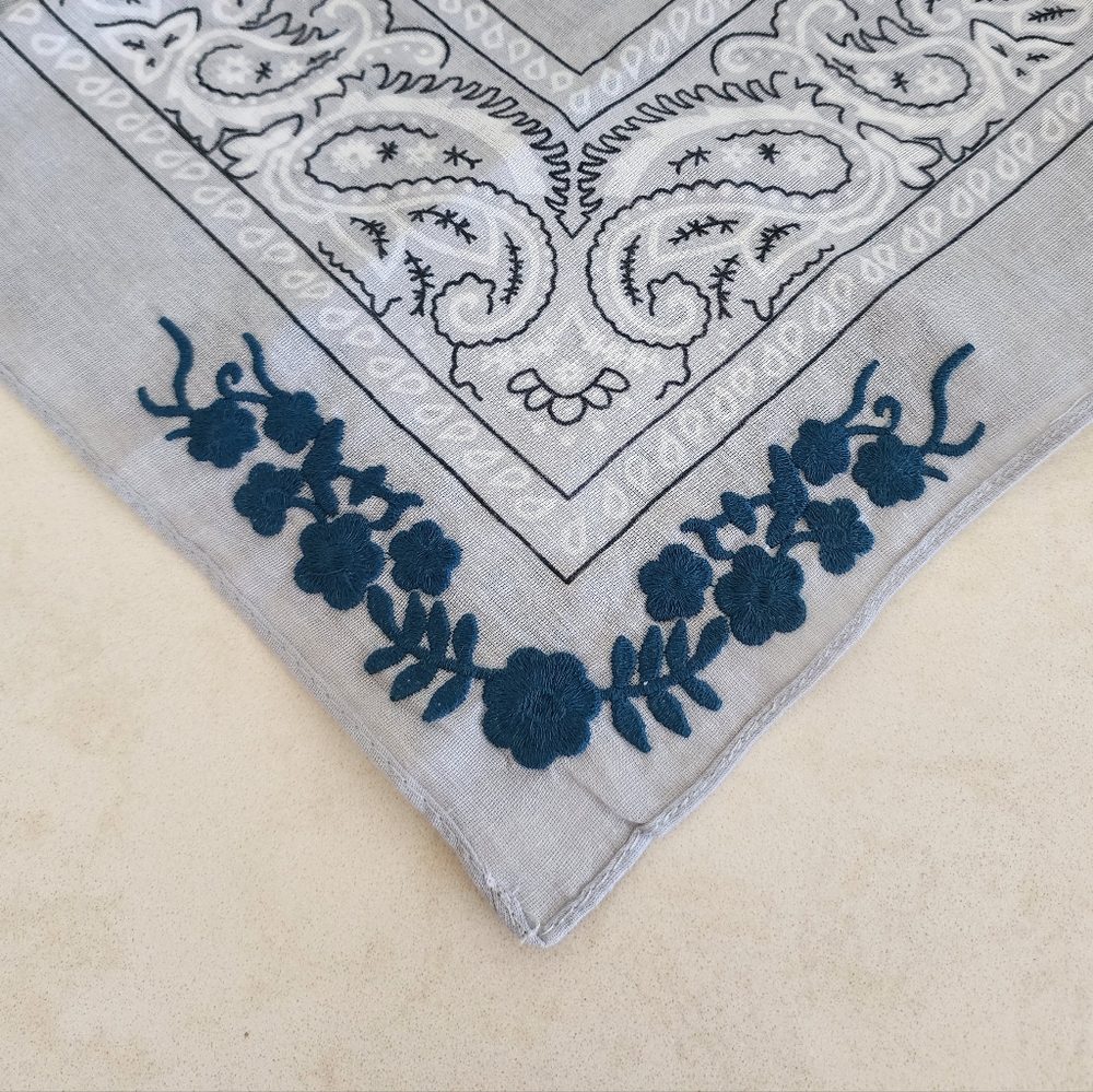 Layerz NWT Gray and Blue Paisley Embroidered Western Bandana - Picture 2 of 4